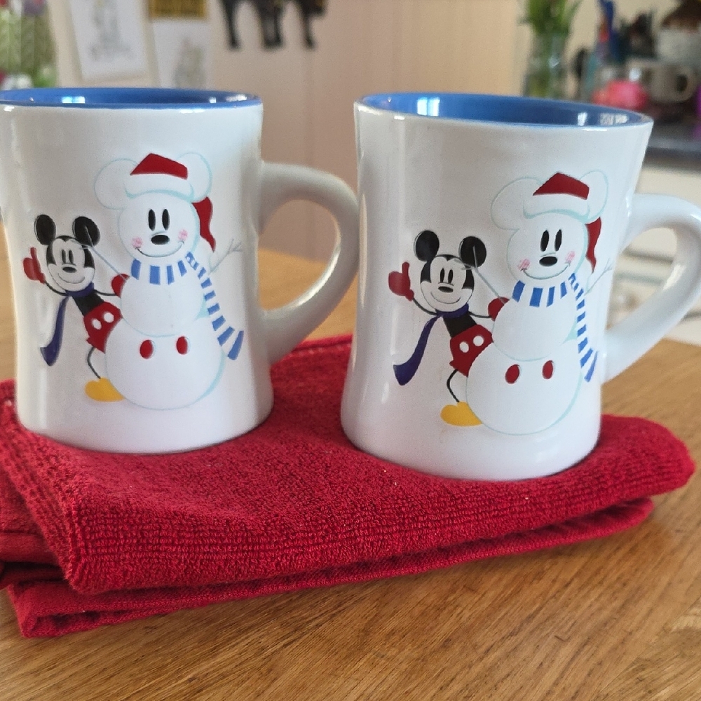 Vintage Disney MICKEY MOUSE SNOW MAN MUG SET